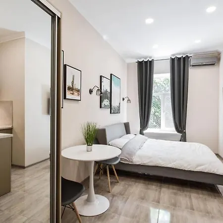 Havana Studio Garden Apartment Odesa
